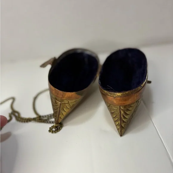 1930’s Hammered Brass Pillow Purse vintage - Picture 9 of 15